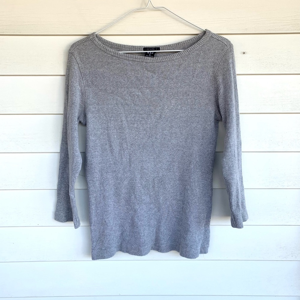 GAP stretch, ribbed sweater with 3/4 sleeves.